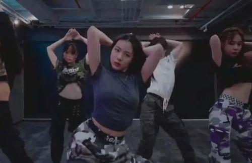 跳崖女的弟弟爆料了视频,视频背后隐藏的惊人内幕  第2张